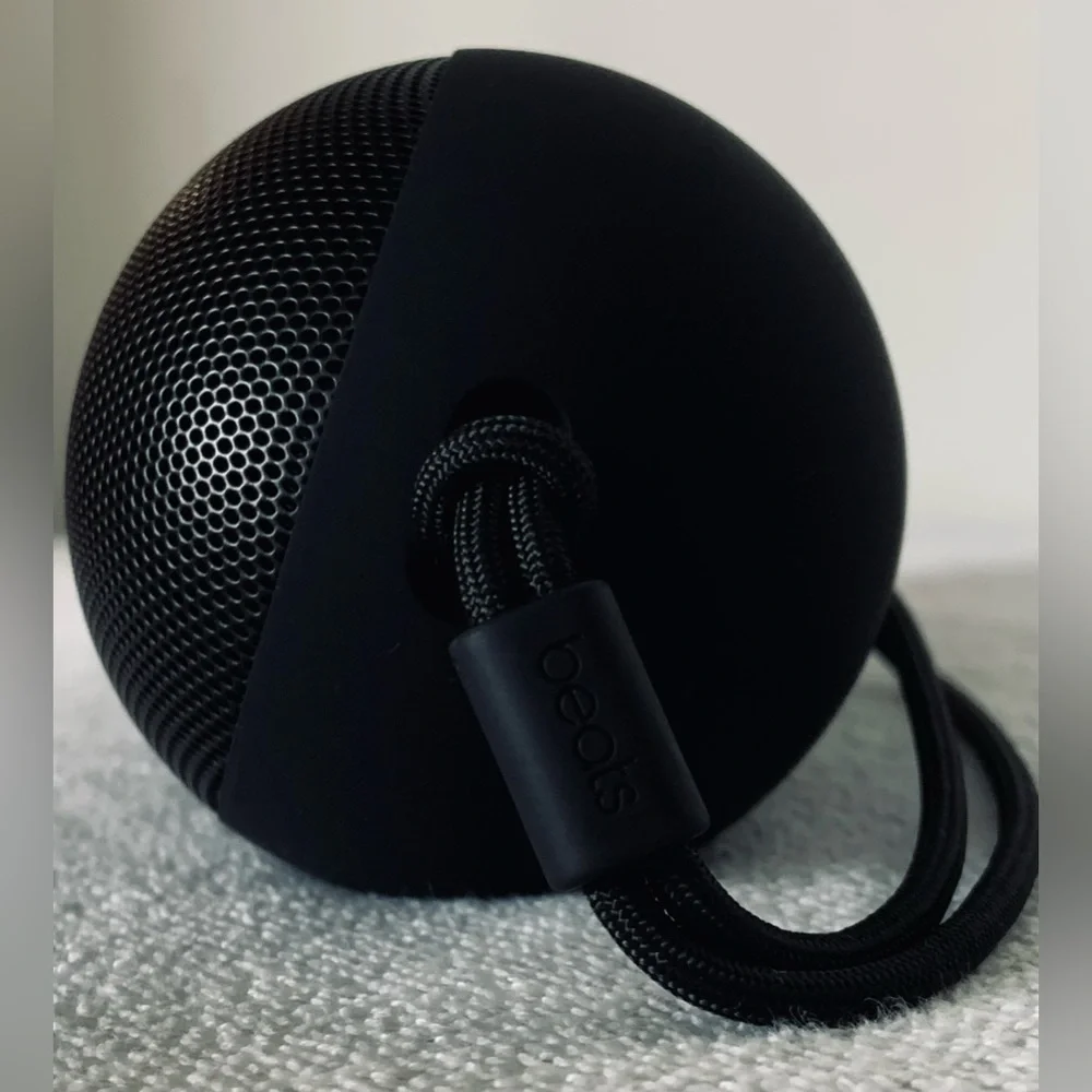 Beats by Dr. Dre Pill
Portable Bluetooth Speaker~Matte Black *A3211 - Picture 3 of 13